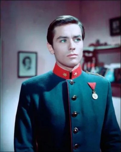 ' Moi ... Alain Delon ... sur cette photo , j'ai : '