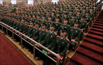 Combien d'hommes compte-t-on dans l'armée chinoise, qui est la plus grande du monde ?
