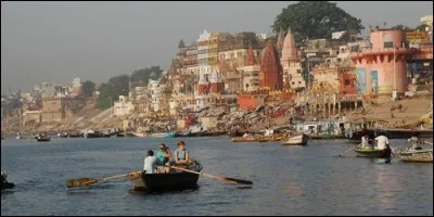 Comment s'appelle ce fleuve, situé en Inde, et qui fait partie des sept rivières sacrées du pays ?