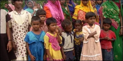 Dans quel pays d'Asie le système des castes persiste-t-il ?