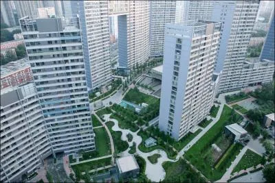 Combien y a-t-il d'habitants dans l'agglomration de Pkin, capitale de la Chine ?