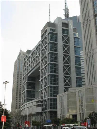 La plus importante bourse chinoise brasse plus d'argent que celle de la City londonienne : o est cette bourse ?