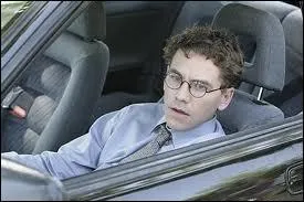 Comment s'appelle l'assistant du mdecin lgiste ?