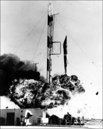 Le 6 Dcembre 1957, l'US Navy tente de placer un satellite en orbite. Cependant, c'est unchec complet; le lanceur ne s'lve que d'un mtre environ avant de retomber. Quel lanceur est utilis ?