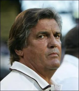 Quel est cet entraineur ?