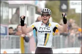 Premier australien vainqueur de Milan-San Remo en 2011... .