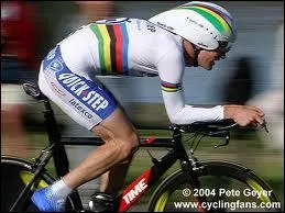 Premier australien champion du monde du contre la montre en 2003 ... .