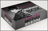 On peut acheter sa Mother Fucker Box qui contient le DVD du spectacle, un sac en coton bio, un carnet de bord et ...