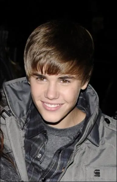 Qui a ralis le film vnement Never Say Never ?