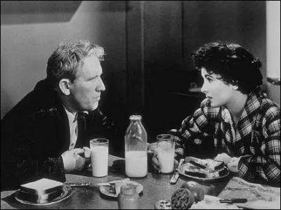 De quel grand acteur a-t-elle jou la fille en 1950 dans l'excellente comdie de Vincente Minnelli 'Le Pre de la Marie' ?