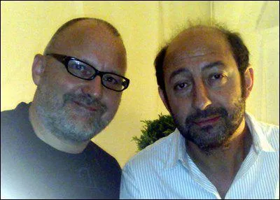 Qui est l'homme  gauche ?