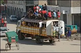 Descendons tout au sud avec cet autocar de... .