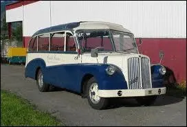 Petit dtour vers le sud, avec ce vieil autocar... .