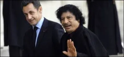 ''Un mécanisme PÉREIN de sauvetage de l'euro'' ... ''le financement PÉREIN des retraites'' ... NON ? Incroyable ! Nico croit que PÉREIN est le masculin de...