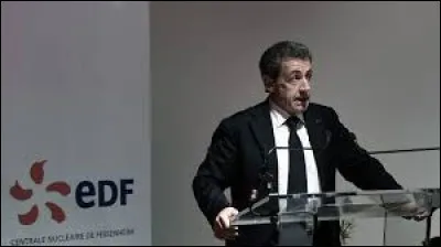 Chinon le 6/04/04 : ''On ne viendra pas à la privatisation d'EDF et Gaz de France... C'est clair, c'est simple et net'' ... Combien de temps mettra le petit Nicolas pour dire le contraire ?