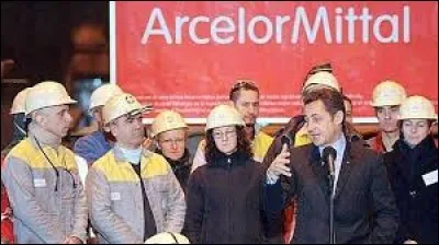 Gandrange 4/02/08 : ''Je préfère investir pour maintenir l'outil de production plutôt que de payer de l'argent pour garder les gens chez eux au chômage.''
Un an après, les ouvriers ont...