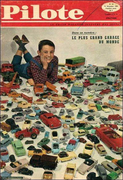 Comment s'appelait le dossier central en double page ?