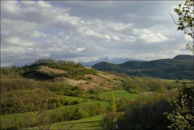 Dun est une petite commune de l'Arige, en rgion Midi-Pyrnes. Quel est son code postal ?