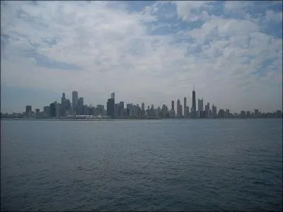 Quelle ville borde le Lac Michigan ?