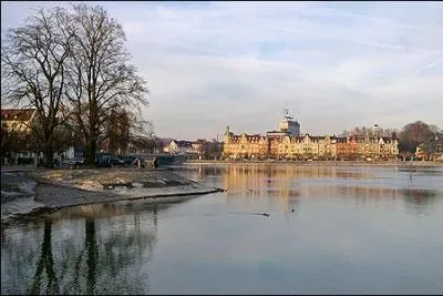 Avec combien de pays le Lac de Constance a-t-il de frontire(s) ?