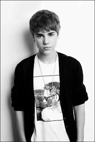 Avec quelle star de Disney Channel Justin sort-il ?