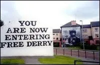 Quel est le nom complet (et anglais) de la ville de Derry, en Irlande du Nord, que les nationalistes rechignent  employer ?