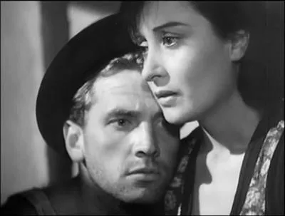 ''Le facteur sonne toujours deux fois, roman de James M. Cain, a fait l'objet d'une adaptation en Italie, ralise par :