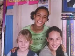 Quel est le personnage au milieu ?