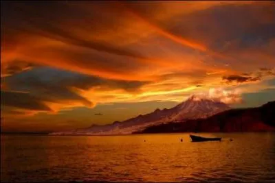 O se trouve la Montagne Pele ?