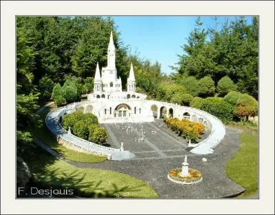 Cette basilique se trouve dans ... . .