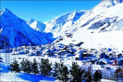 Les Deux-Alpes est une station de ski franaise s'tageant de 1300  3520 m, cre dans les annes 50. Dans quel dpartement se trouve-t-elle ?
