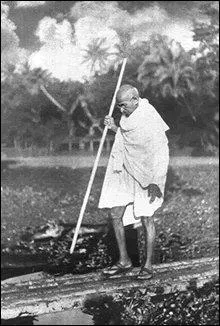 Comment Gandhi tente-t-il de rconcilier hindous et musulmans en 1946 ?