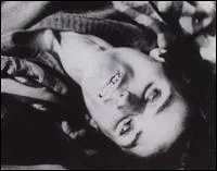 Quel est ce film documentaire d'Alain Resnais ?