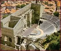 Comment appelle-t-on la ville d'Orange ?