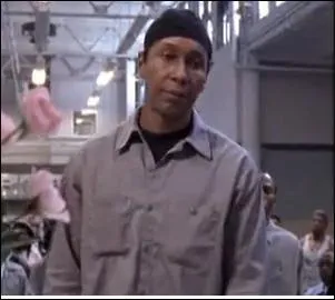 Le premier agent des stups infiltr. Apparaissant dans la saison 1, on le retrouve pendu dans le gymnase.