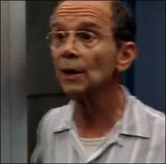 Faisant son entre dans la dernire saison, il assassine Kareem Said, puis Omar White.