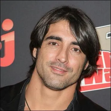 Qui était Grégory Basso dans une émission de téléréalité diffusée en 2003 ?