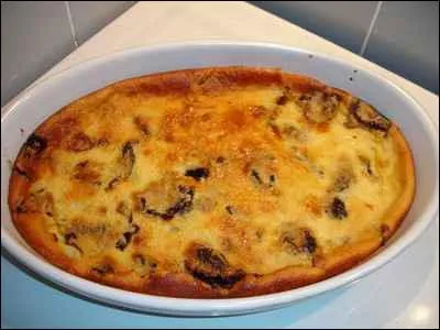 Quel fruit retrouve-t-on dans le far breton traditionnel ?