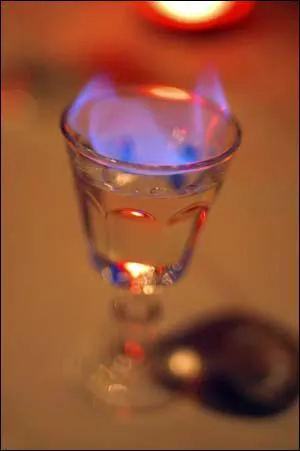 D'où est originaire la liqueur appelée 'sambuca' ?