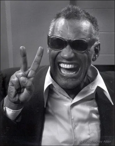 Qui interprète le chanteur Ray Charles dans le film "Ray", sorti en 2005 ?