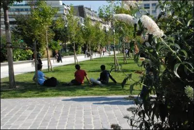 Ce parc se dcline autour de 3 thmes : Les saisons , le sport et l'eau. Depuis dcembre 2008 il rend hommage au pasteur amricain Martin Luther King. Je suis :