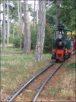 C'est avant tout un jardin o enfants, parents et grands-parents se sentiront tout de suite chez eux, dans un univers de rve. Je suis :