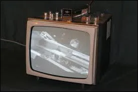 Quelle tait cette mission, prsente en alternance sur la premire et la deuxime chane, dont les dcors taient de Roger Harth et les costumes de Donald Cardwell ?