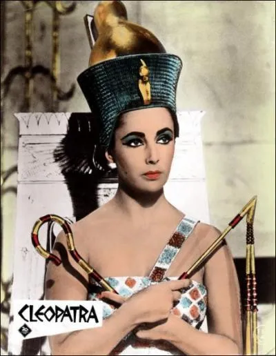 Cloptre , pour la premire fois de l'histoire du cinma ellle toucha une somme norme pour ce rle, combien ?