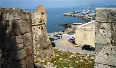 Rethimnon est une ville de :