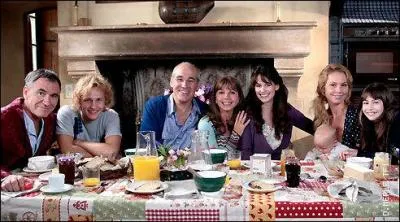 Qui est la femme  droite et qui porte le bb ?