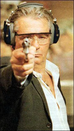 Quand Alain Delon est le hros de Jean Claude Hizzo, dans quelle srie joue-t-il ?