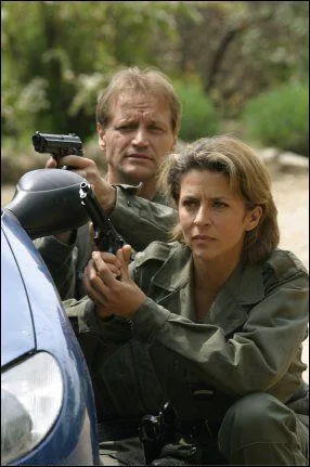 Quel est le grade d'Isabelle Florent dans Une femme d'honneur ?