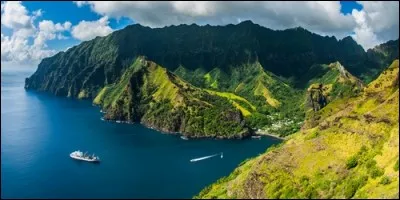 A quel archipel appartiennent les îles Nuku Hiva, Tahuata et Ua Huka ?