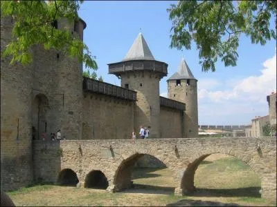 Avec qui la forteresse connat un grand rayonnement ?